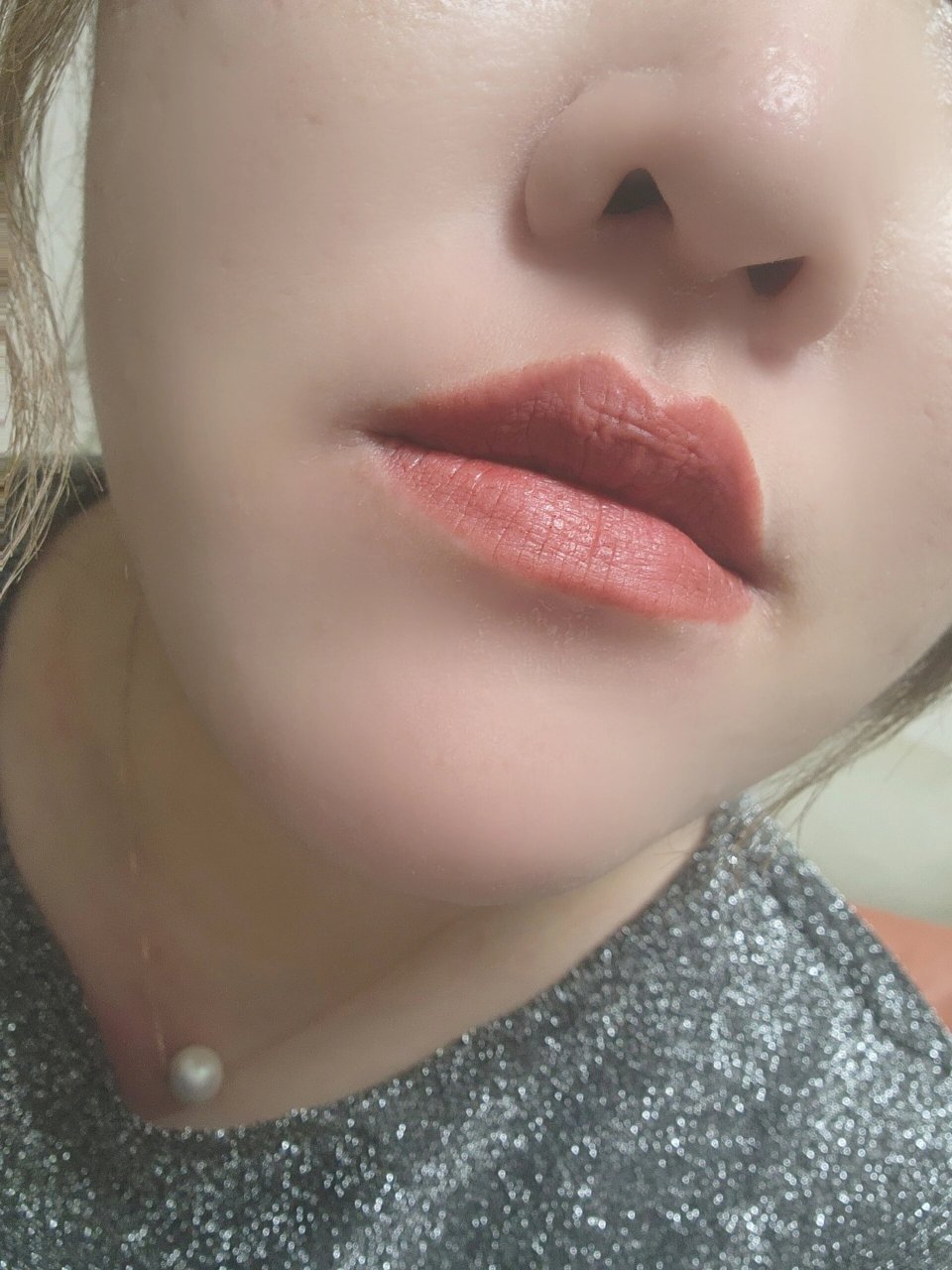 纪梵希n50 试色来啦,我觉得挺好推开的啊,挺丝滑的,可能新出的这个有