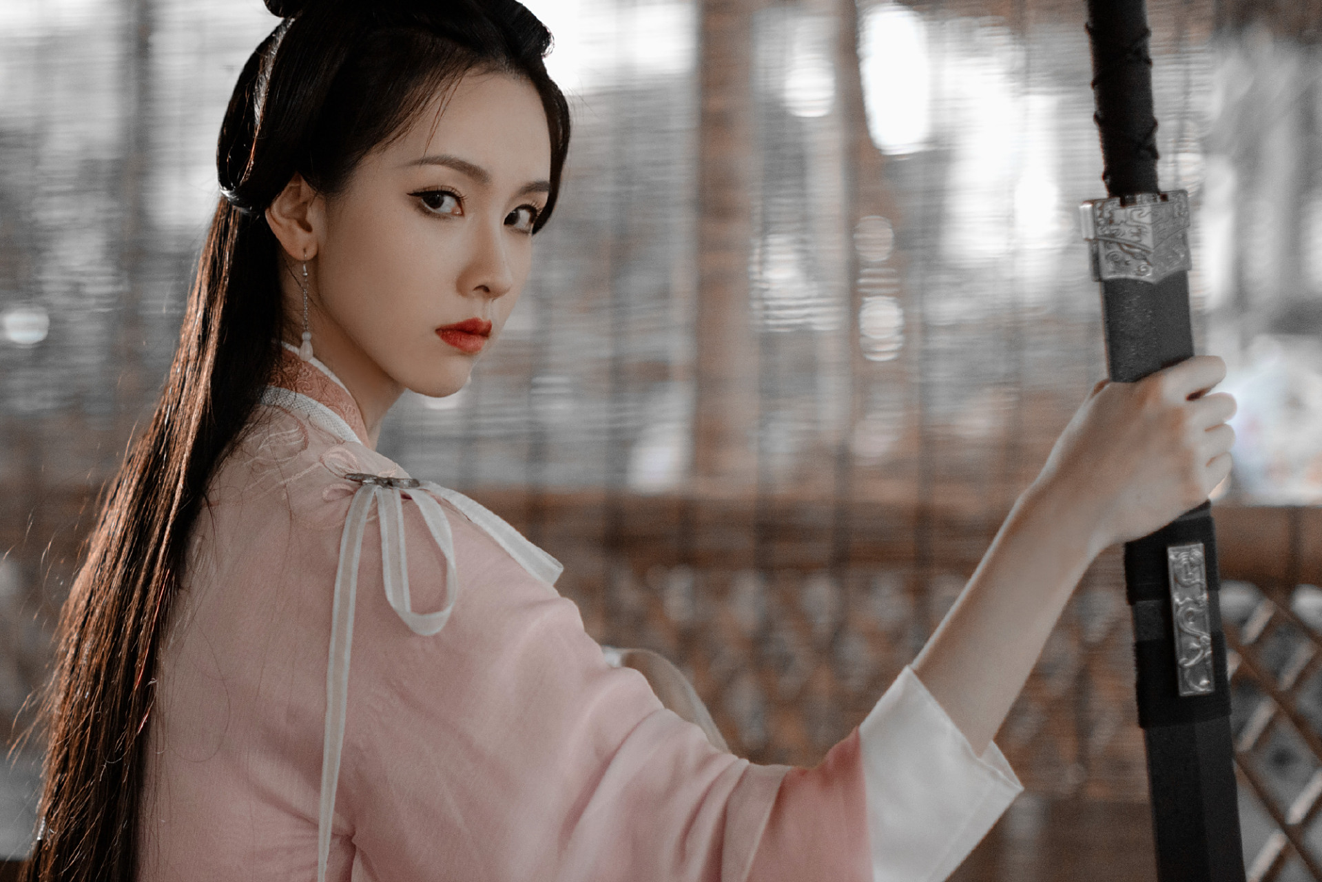 陈都灵莲花楼古风穿搭图集:江湖路远,红颜依旧,女侠「乔婉娩」鲜衣执