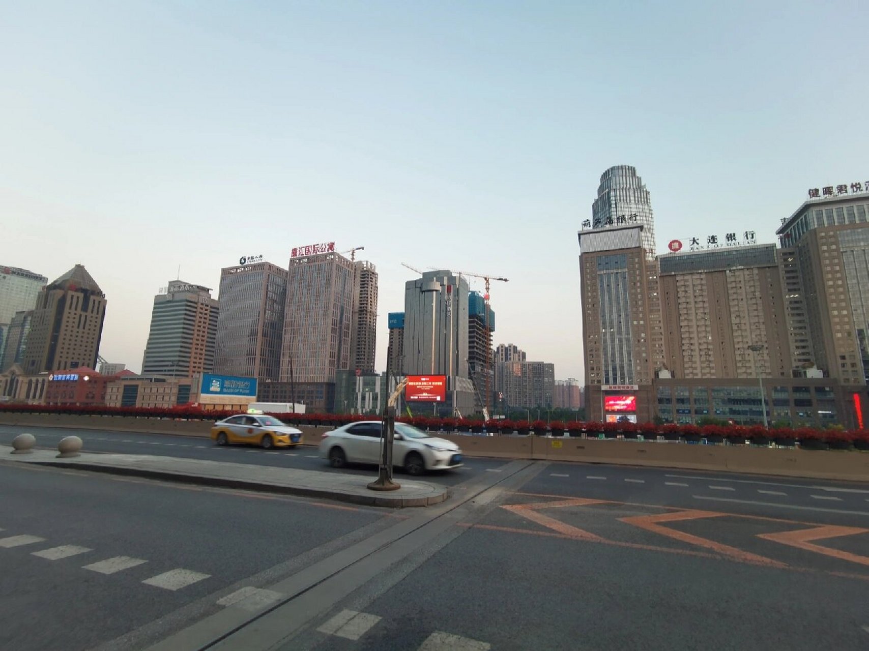 沈阳北站南广场进站的情况 来跟大家说一说沈阳北站(南广场)的一些情