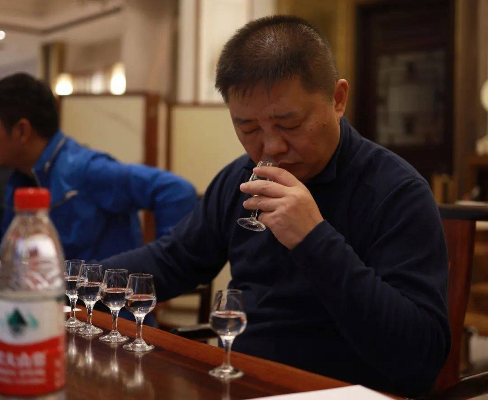【白酒话题之二十三:品酒师听起来"高""大""尚",实际上是"苦差"!】  