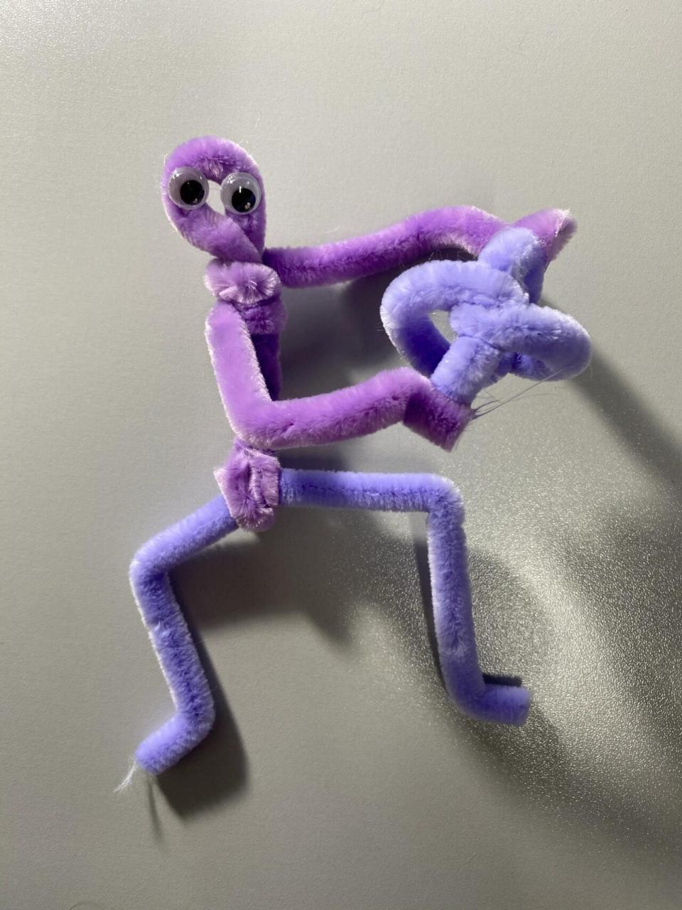 人美四年级下册《快乐的人》扭扭棒动态人物造 扭扭棒人物动态!