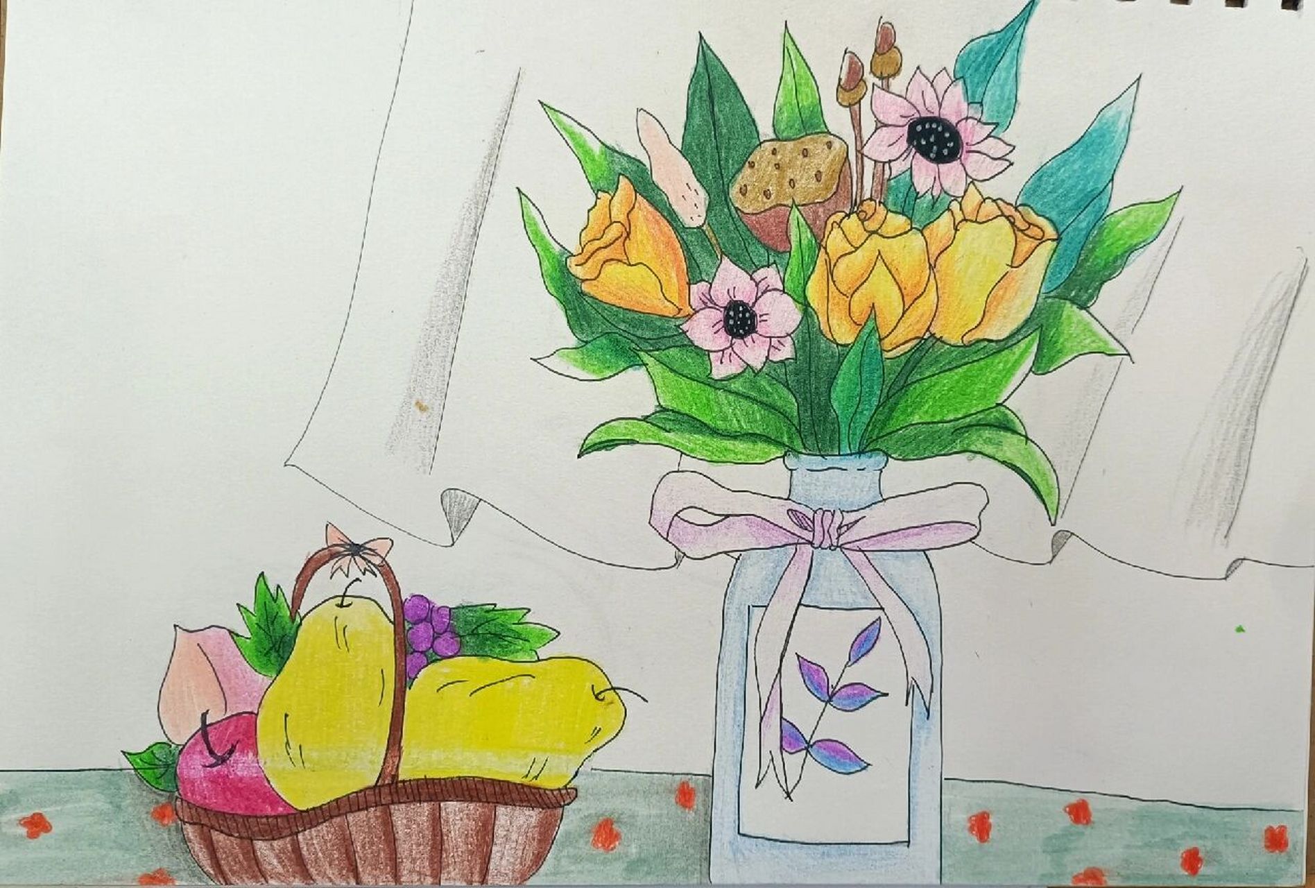 花瓶与水果画作图片