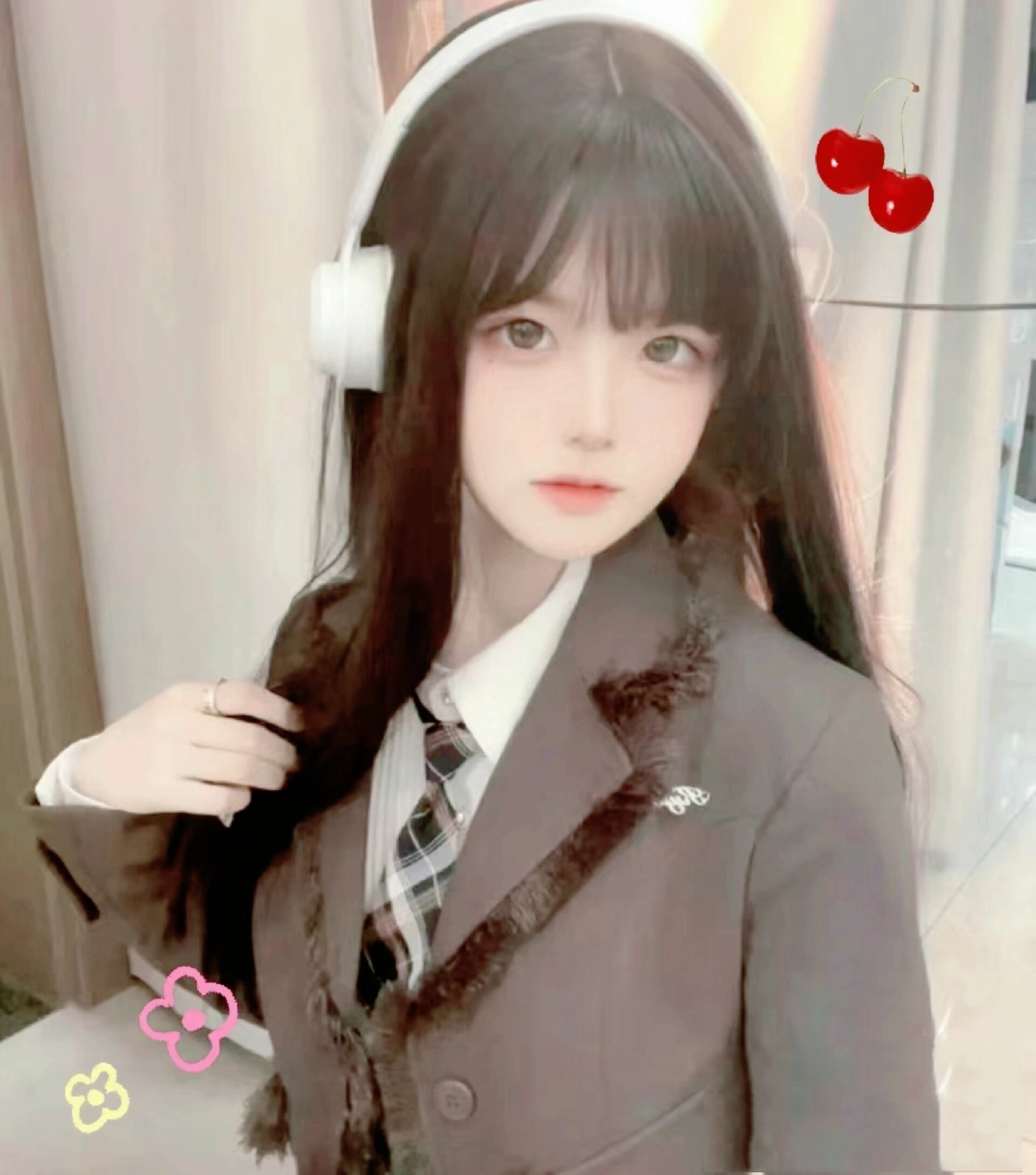 秀儿露脸 了,好看