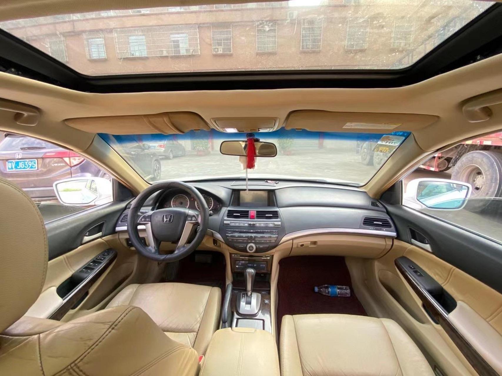 2010年八代半雅阁2.4自动百万纪念版,车靓精神原装内饰