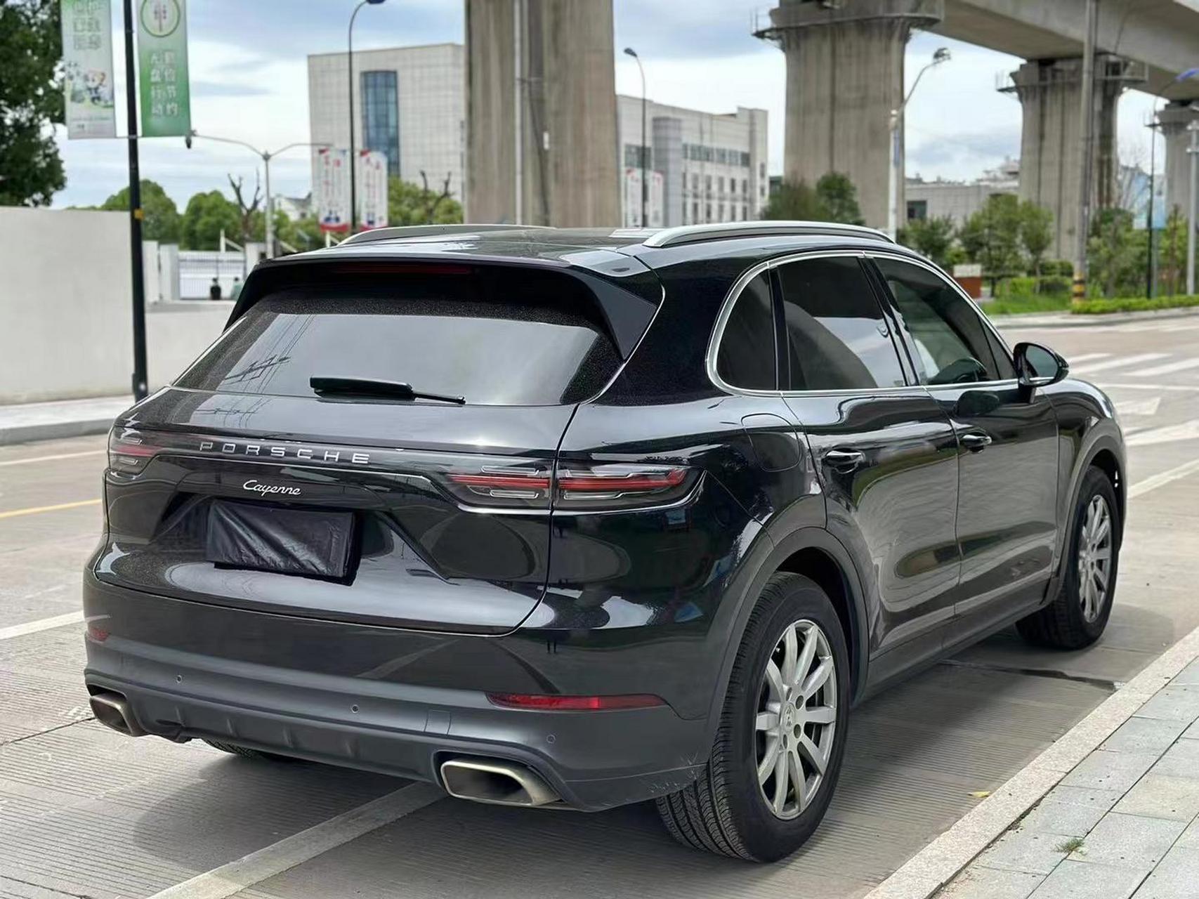 98万】2018年9月上牌,新款 保时捷卡宴cayenne,黑玉色外观黑色内饰,3.