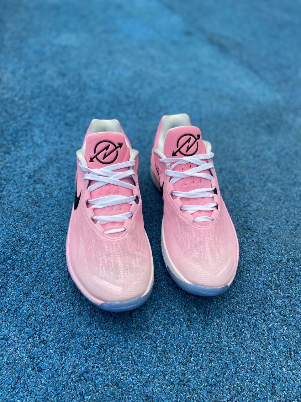 猛男必备的一双粉色实战篮球鞋gtcut2改色 粉色球鞋也是男生鞋柜必备