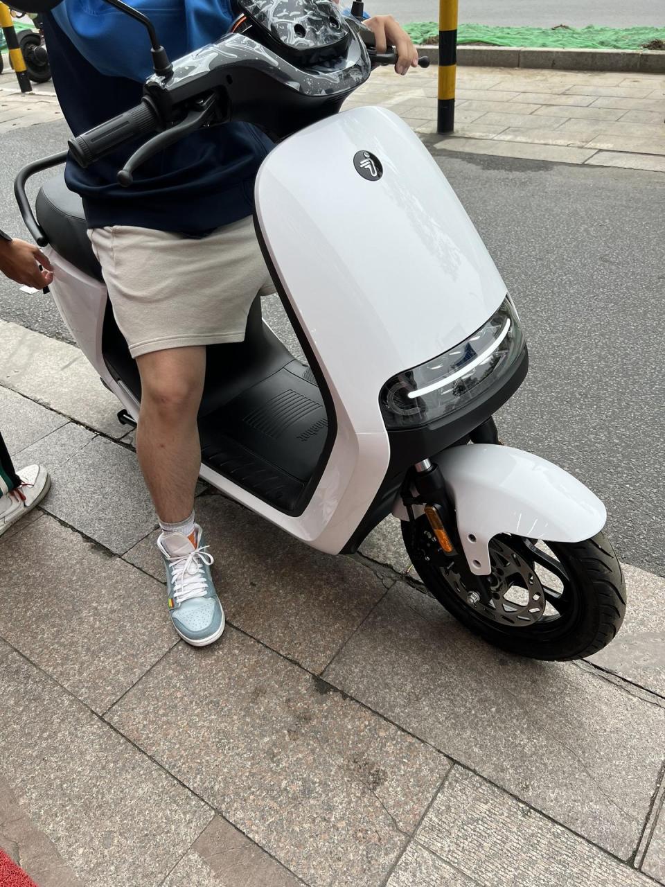 九号电动车 九号e100 最高速度58(kmh)峰值扭矩(n.