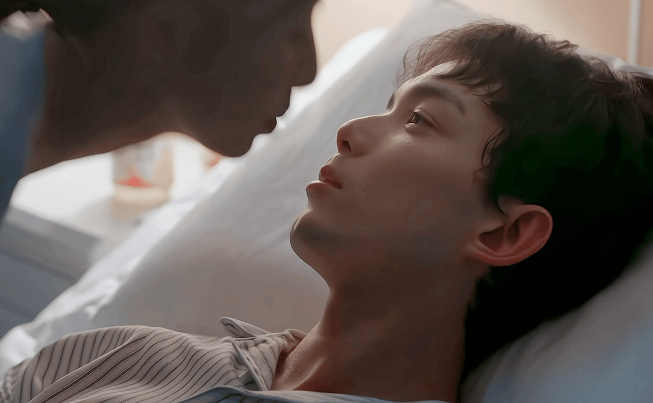 被姐姐亲傻了的宋三川,布灵布灵的狗狗眼[可怜] 吴磊你真的好会演啊