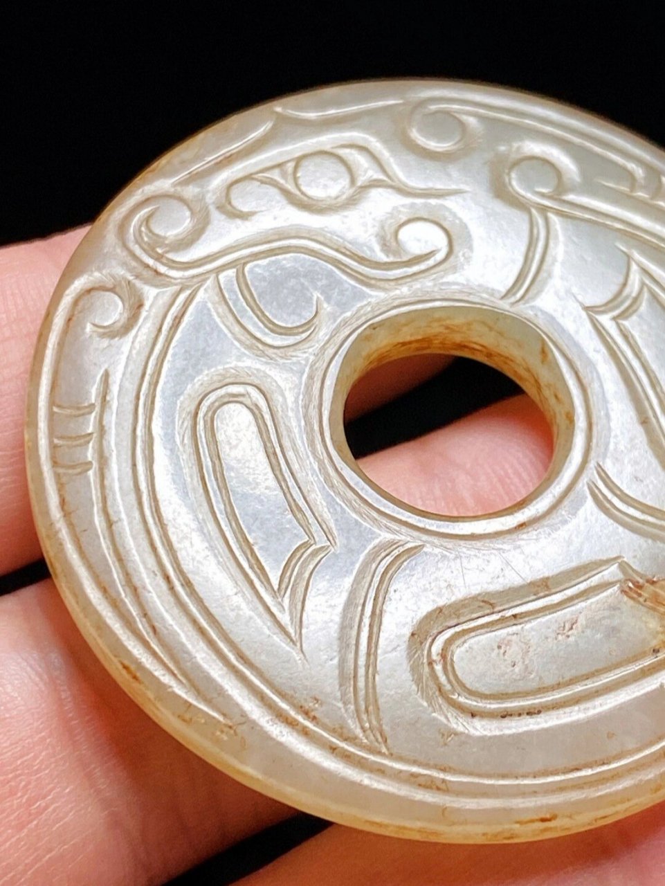 西周 和田玉籽料 白玉 龙纹玉璧 挂件  长5 宽5 高0.5厘米 重24.