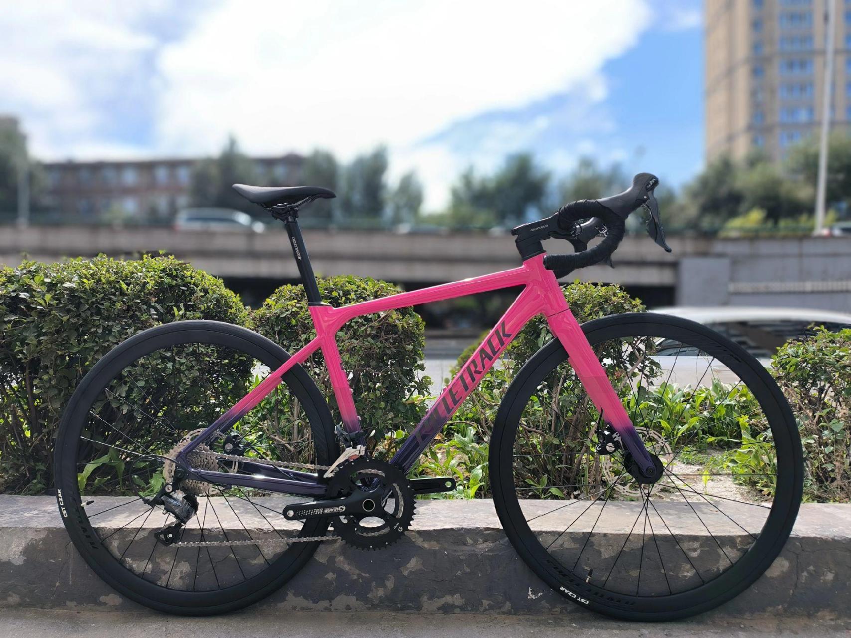 禧玛诺r3000变速套件,内走线车身设计,干净整洁,配上优良的做工与绚丽