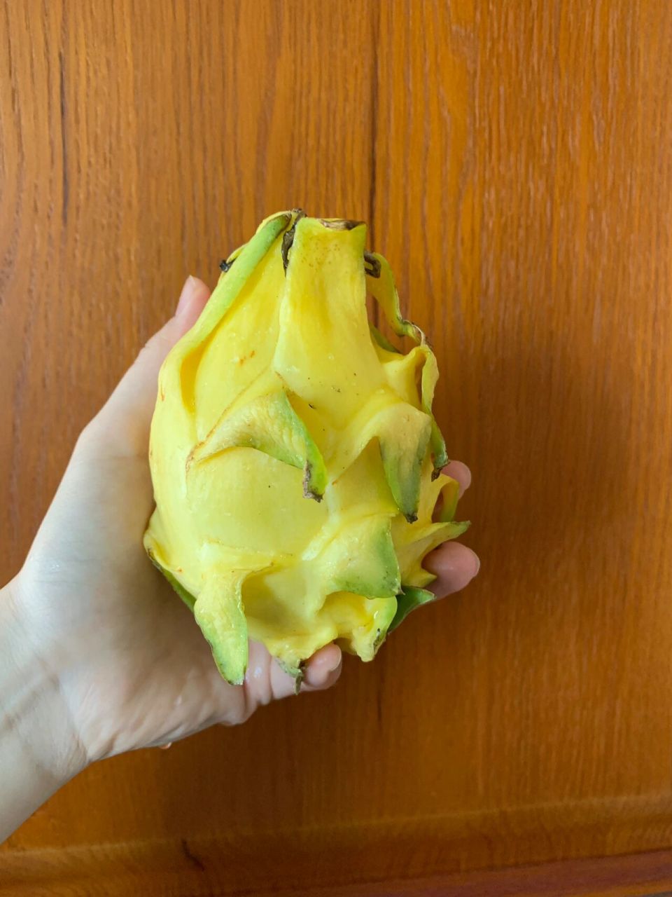 它骗我,"表里不一"的黄皮火龙果 满怀期待的以为它会是黄心的火龙果