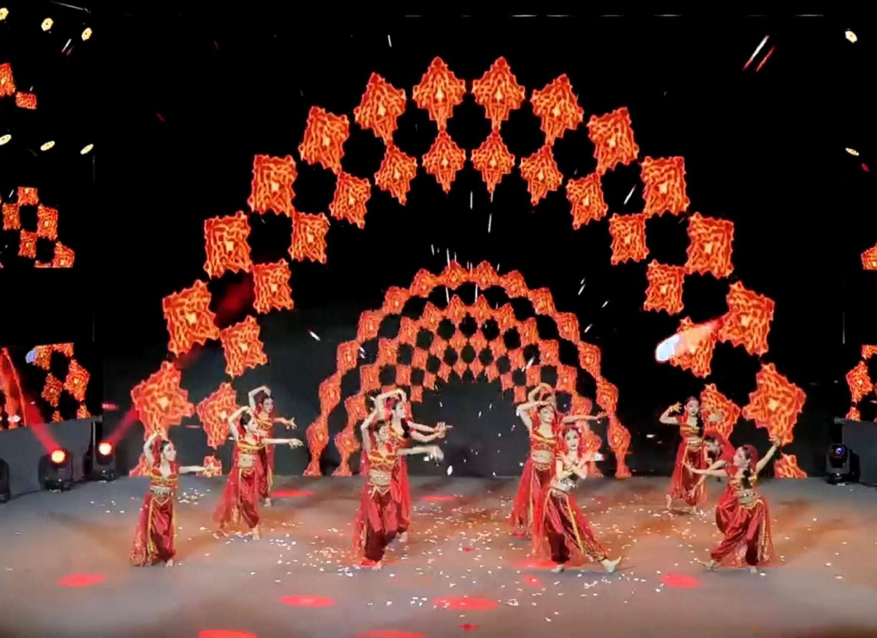 印度舞妆容 印度舞《纱丽纱丽》舞台妆造