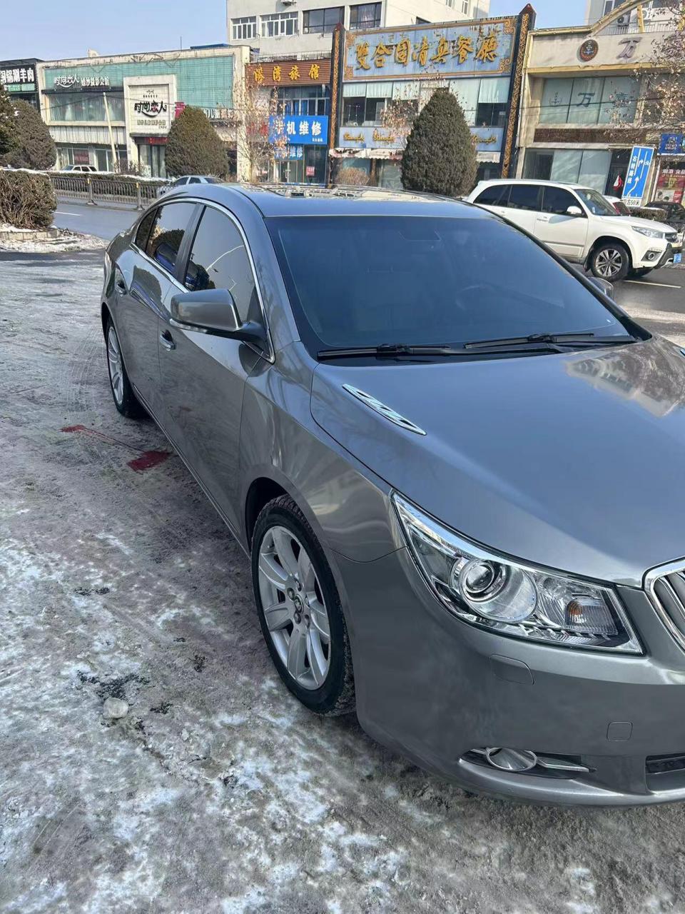 09年别克君越 自动3.0  最顶配 哈曼卡顿音响