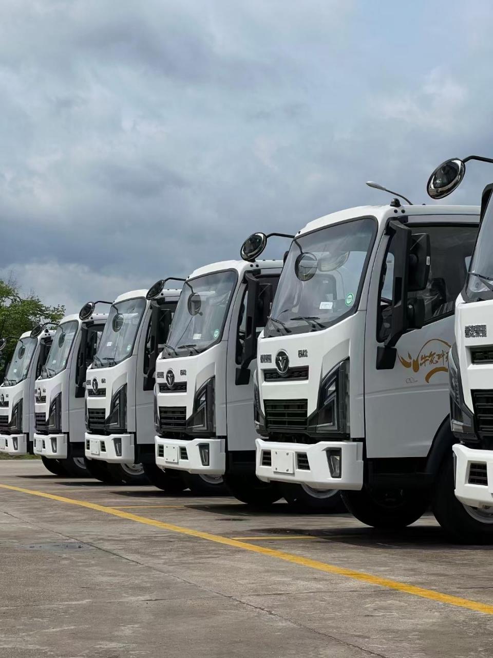 重汽豪曼全新一代纯电4米2轻卡 2080超宽驾驶室 搭配宁德时代三代电池