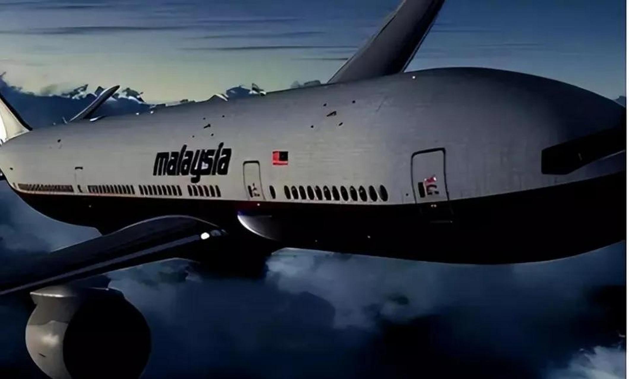 这是一架属于马来西亚航空公司的飞机,它的型号是波音777