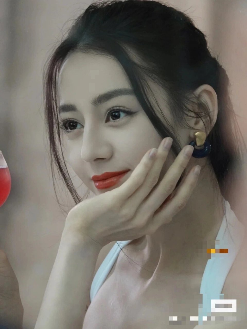 笑起来醉人的柳叶眼 柳叶眼的姑娘们一定要多笑笑,你不知道你们笑起来