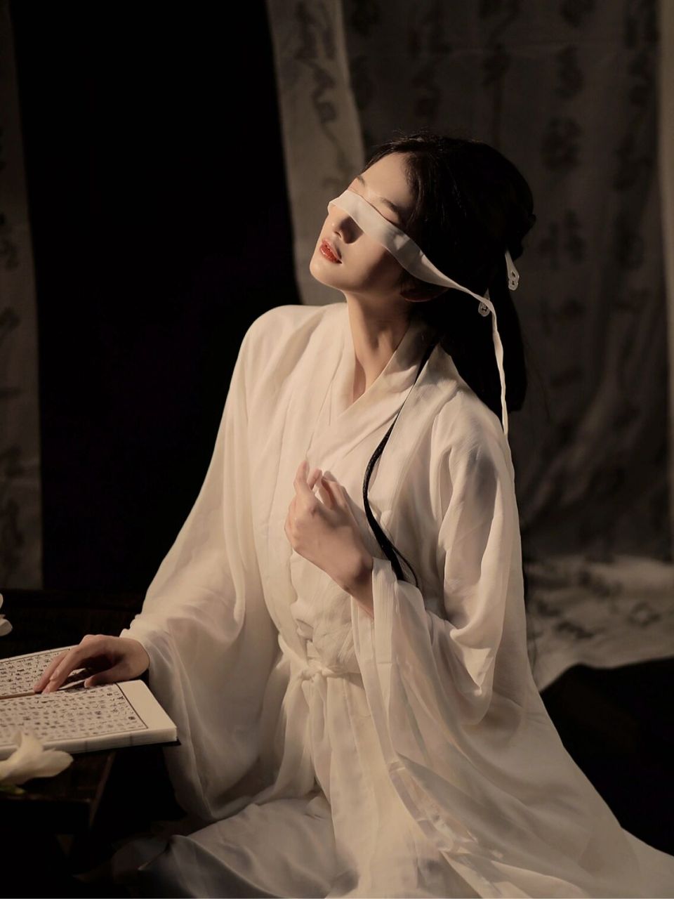 "古风写真 白色汉服拍清冷破碎感太绝了!和!