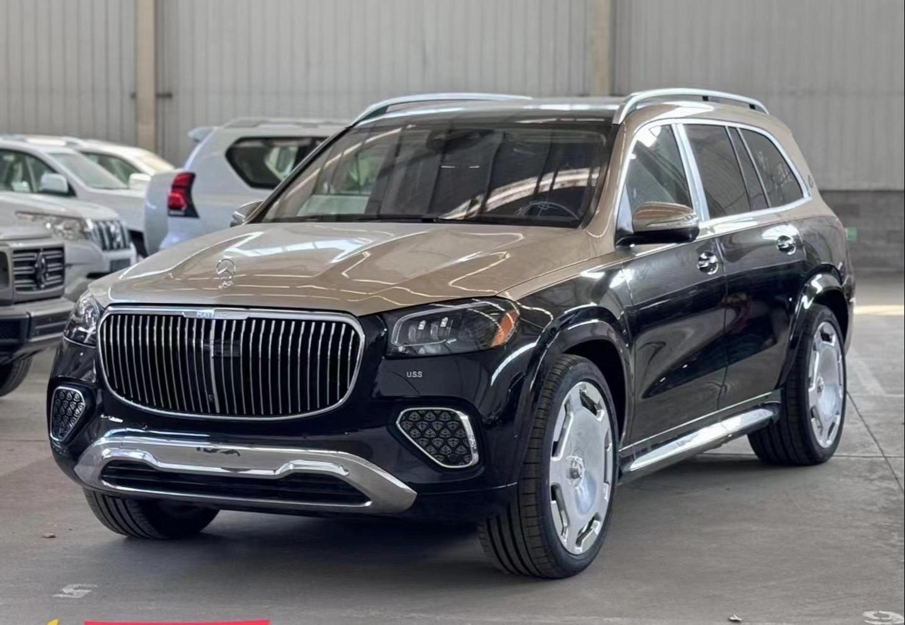 24款加版迈巴赫gls600  黑金双拼/玛其朵2995 配置:扩展豪华真皮包