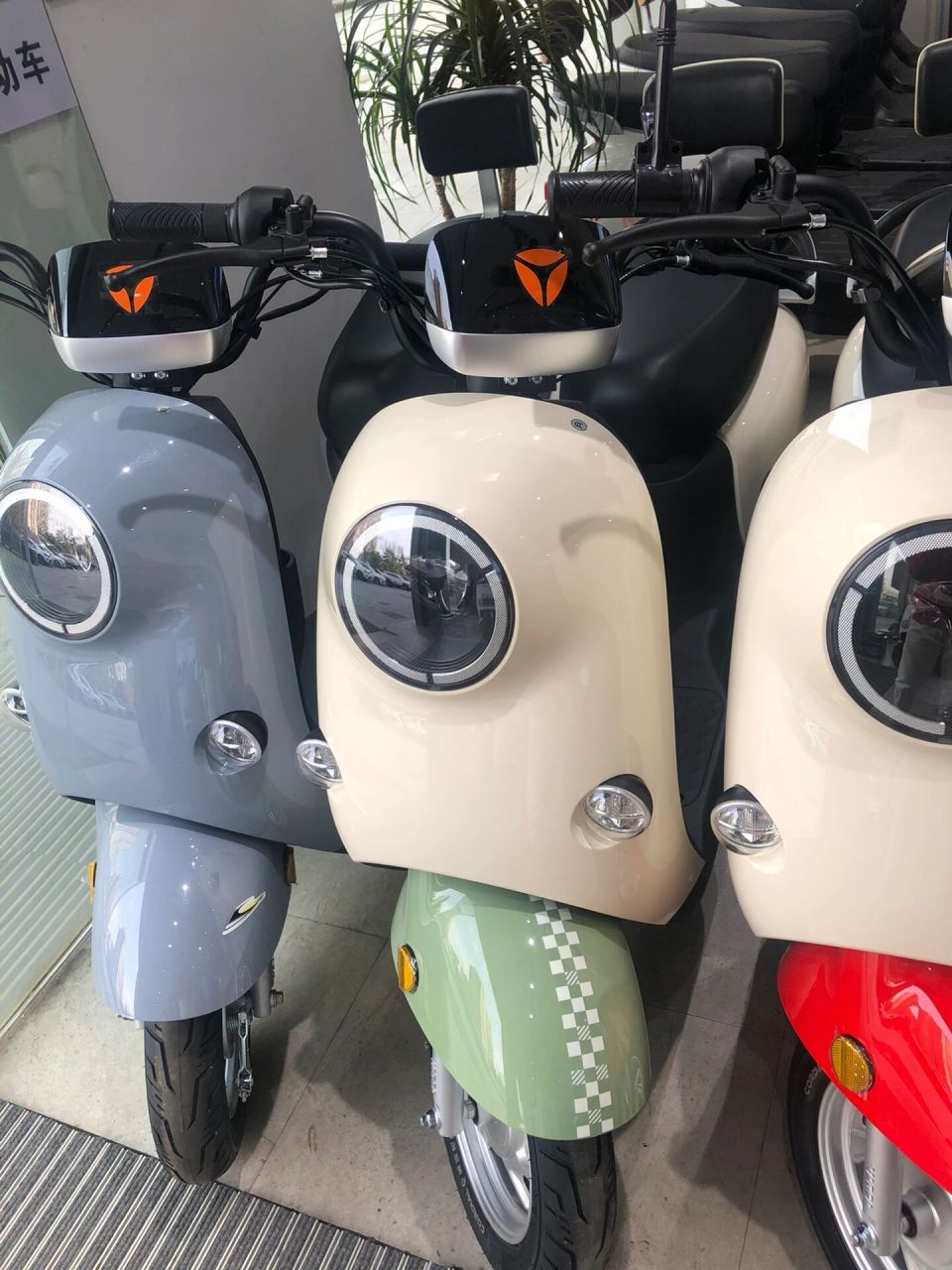 雅迪电动车,3999元的6个电瓶2600元的 5电瓶 你们都是什么价格买到的