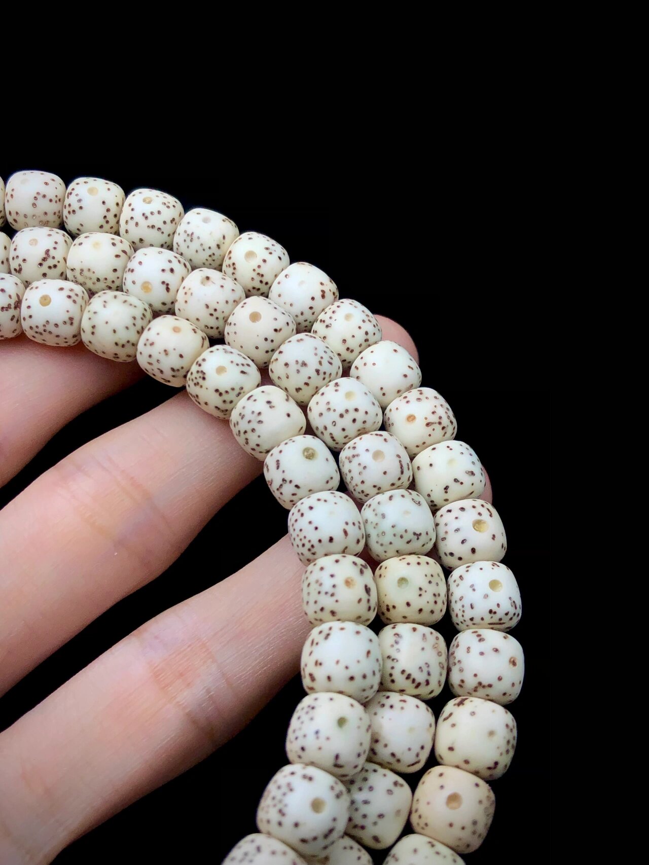 必备的星月菩提念珠手链99|8×7 【产地】海南 【品种】原生态顺白