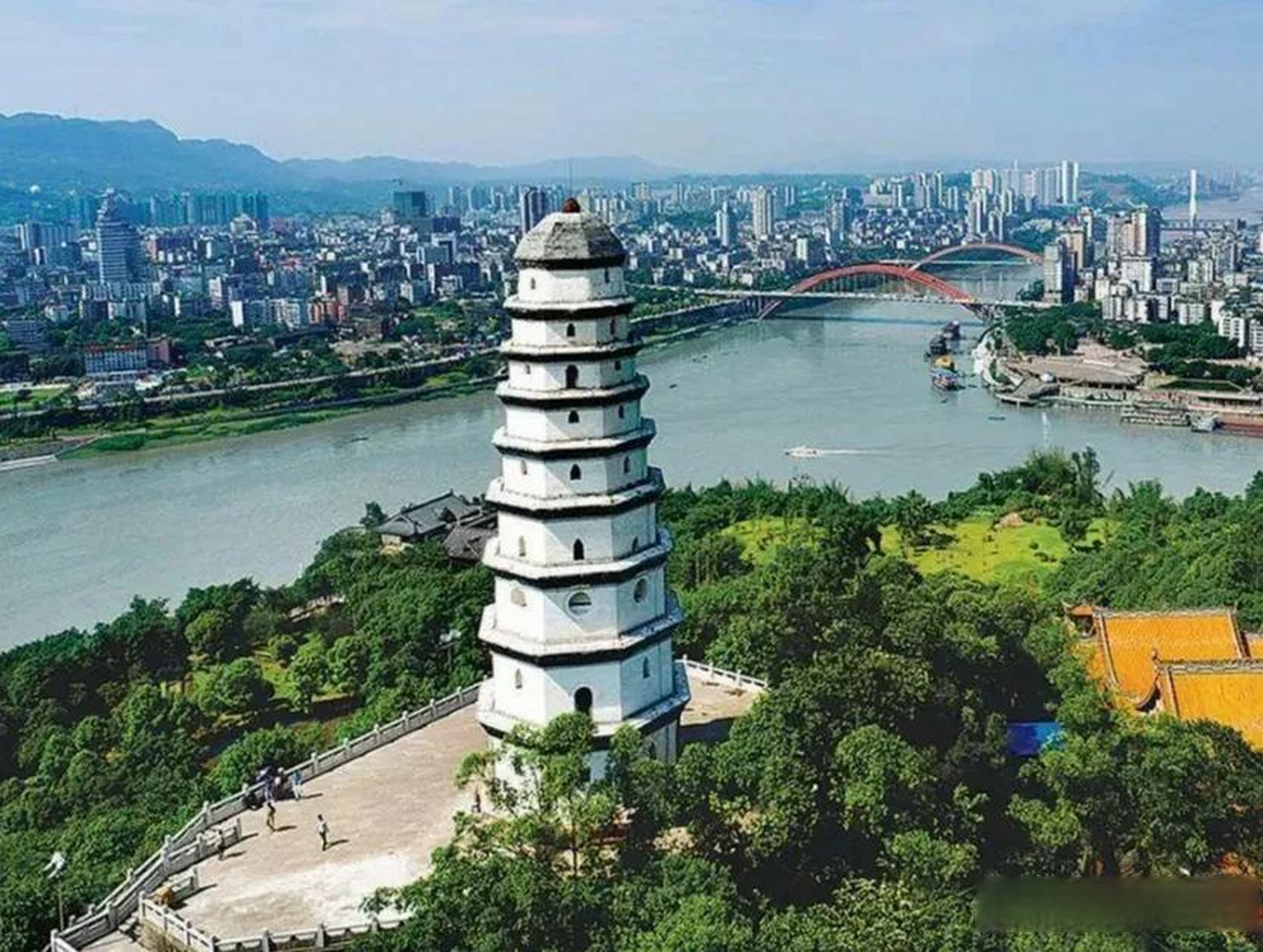 春日游四川宜宾白塔山景区有感,作短句五首.和我的头条朋友们,分享万