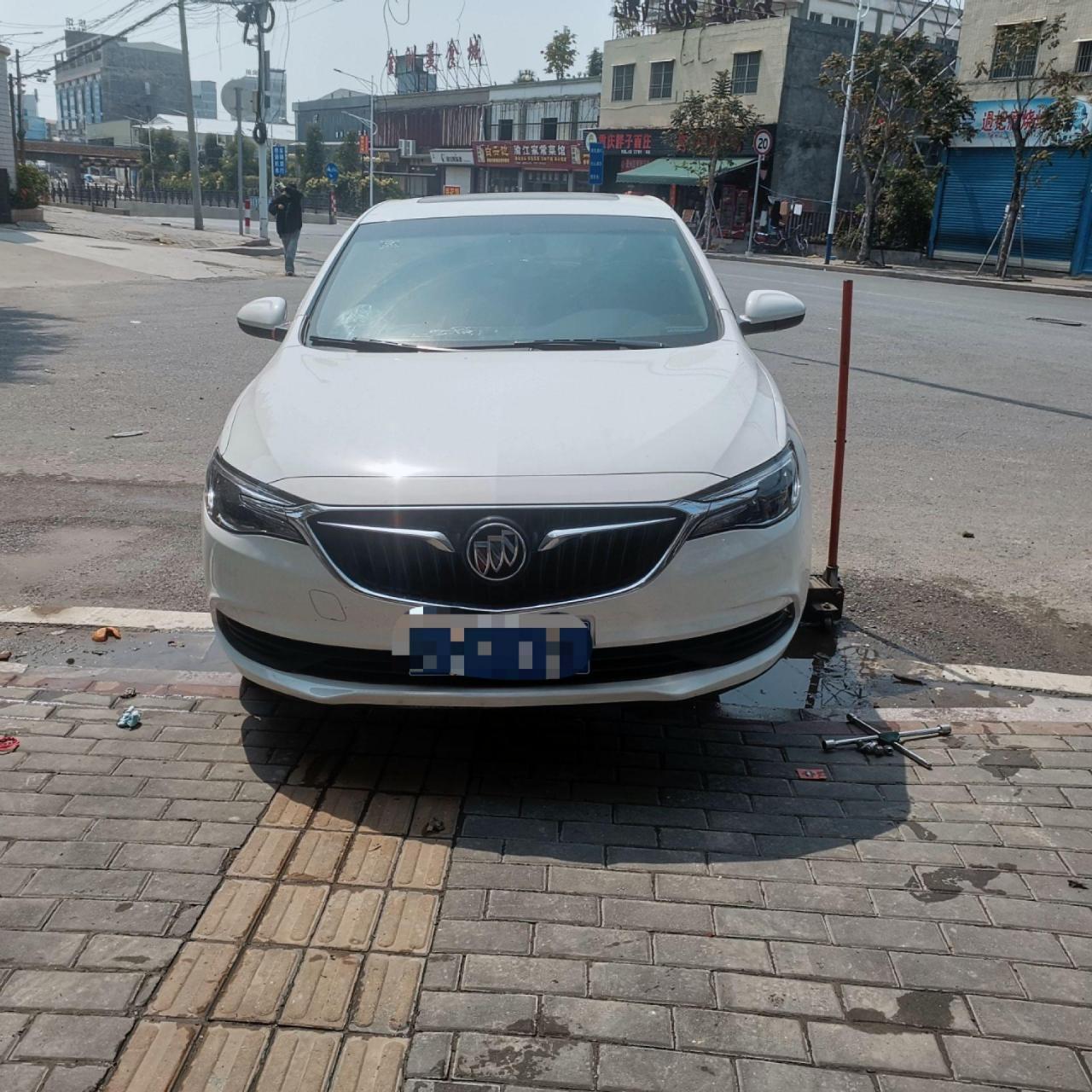 英朗更换成山轮胎20555r16.