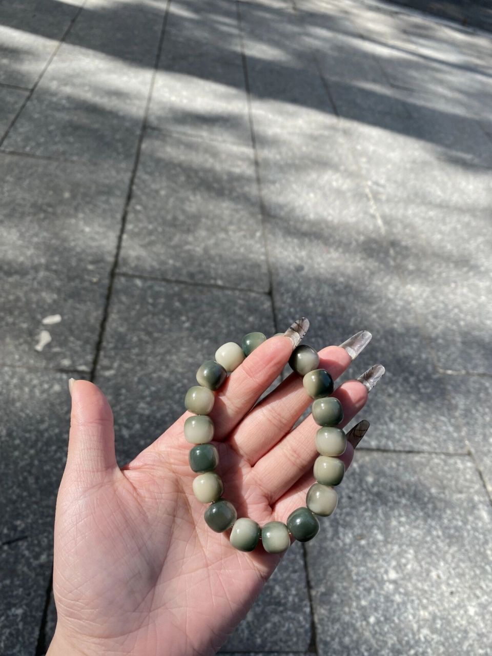 绿菩提飘花盘玩三个月效果图 首先可以肯定的是我们家飘花绝对不是