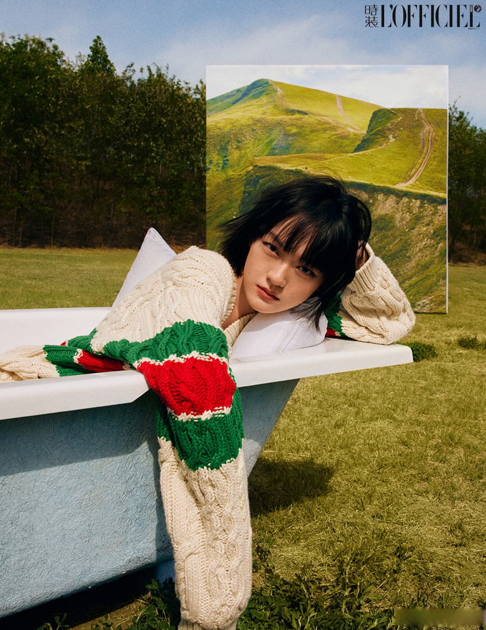 文淇时装五月封面# 快来看演员文淇 的最新杂志大片和妹妹一起在春日