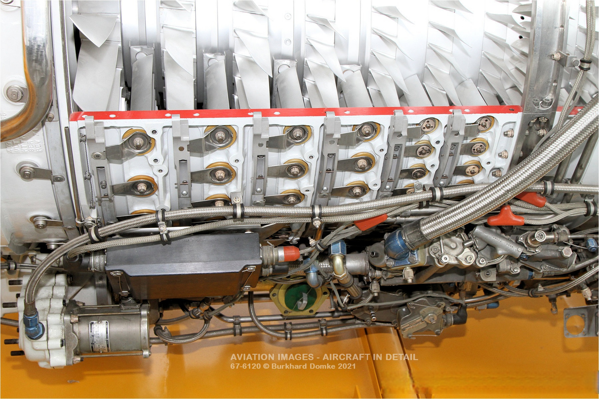 j79-ge-11a涡喷发动机的可变压气机定子叶片及其驱动机构.