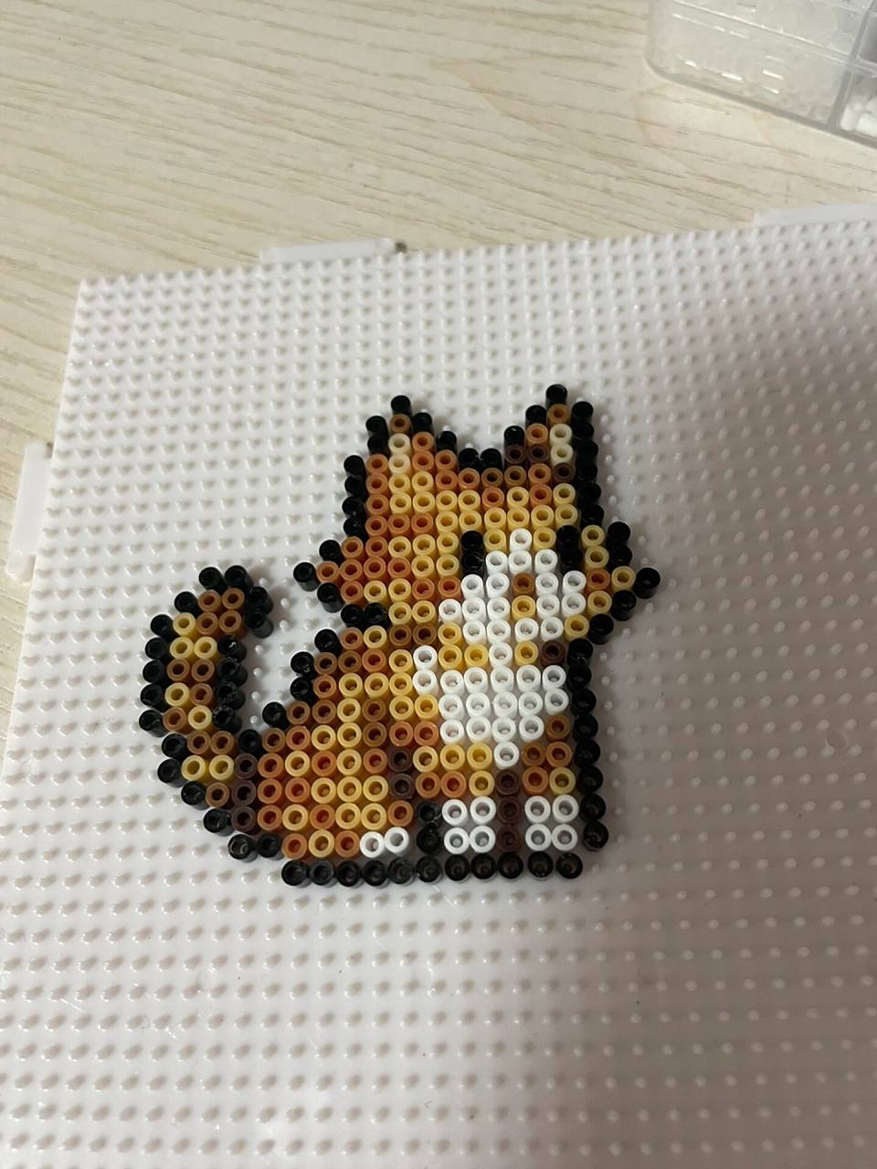 拼豆|猫咪可爱死了05   最后一页有没烫之前的 用了好几种棕眼睛要