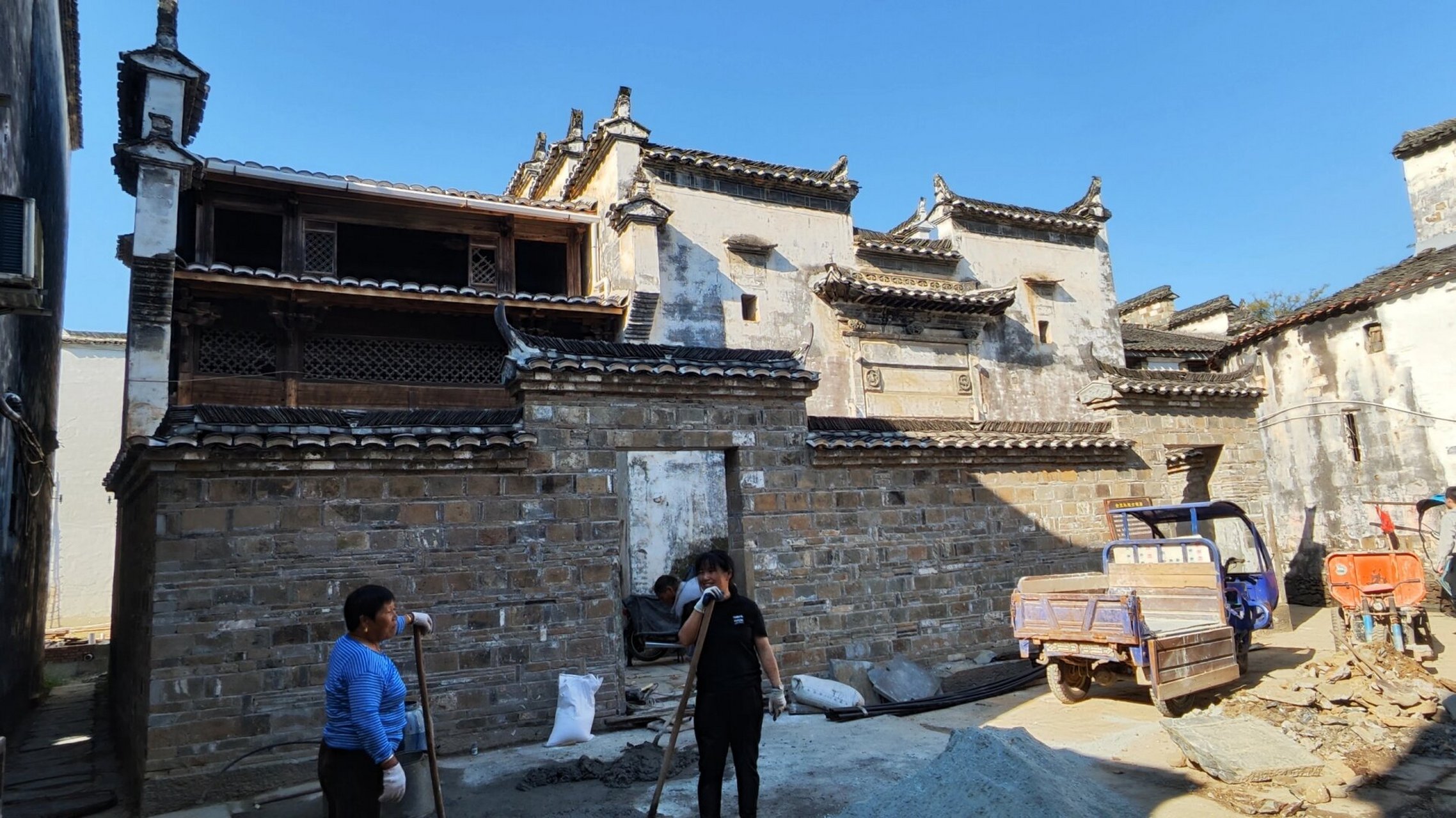 江西婺源:延村古村落 ☆一般思溪延村为一个风景区,实为两个村落,思溪