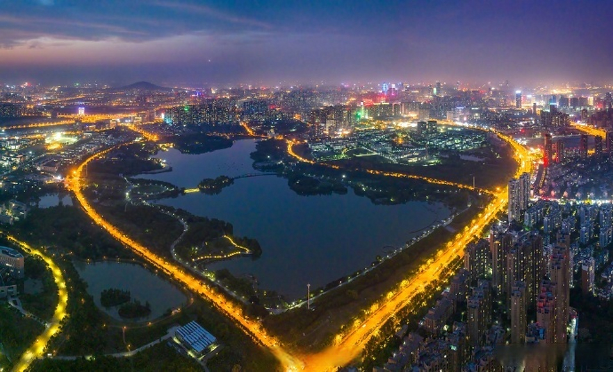 14公里.合肥心形路两人走共约13.