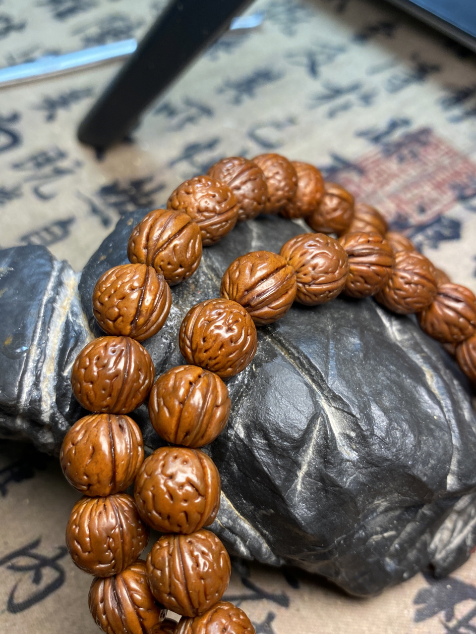 有多少人是因为桃核辟邪才喜欢桃核呀 我多少是有些迷信,从小就开始