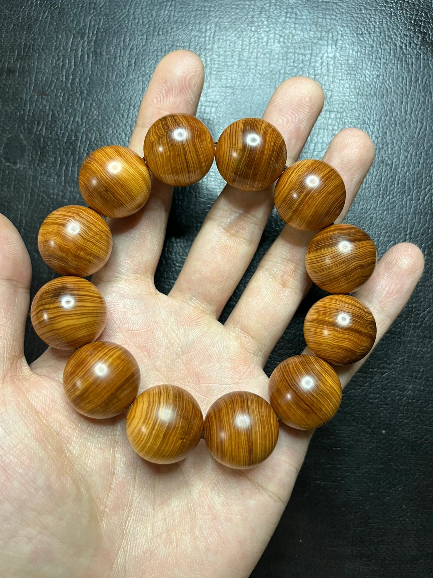 崖柏手串一定要纹理清晰细腻