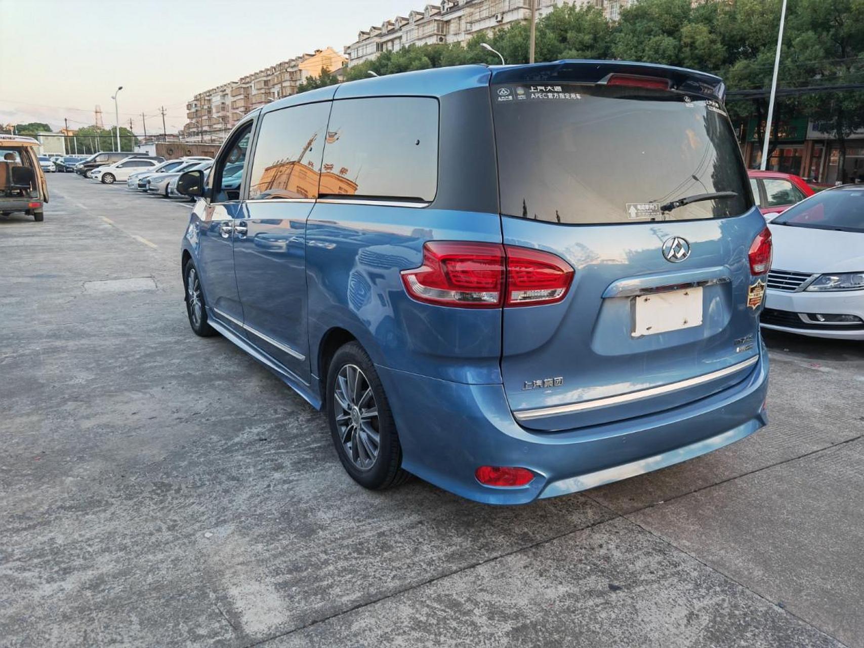 78万元 车辆车型:商务车 车辆产地:国产 车辆颜色:蓝色 排气量:2.