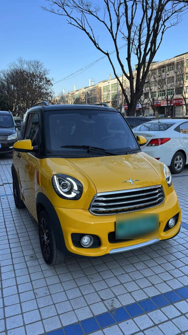 20年今日阳光m2最顶配  才跑了五千多公里 电瓶饿死 刚换新电瓶