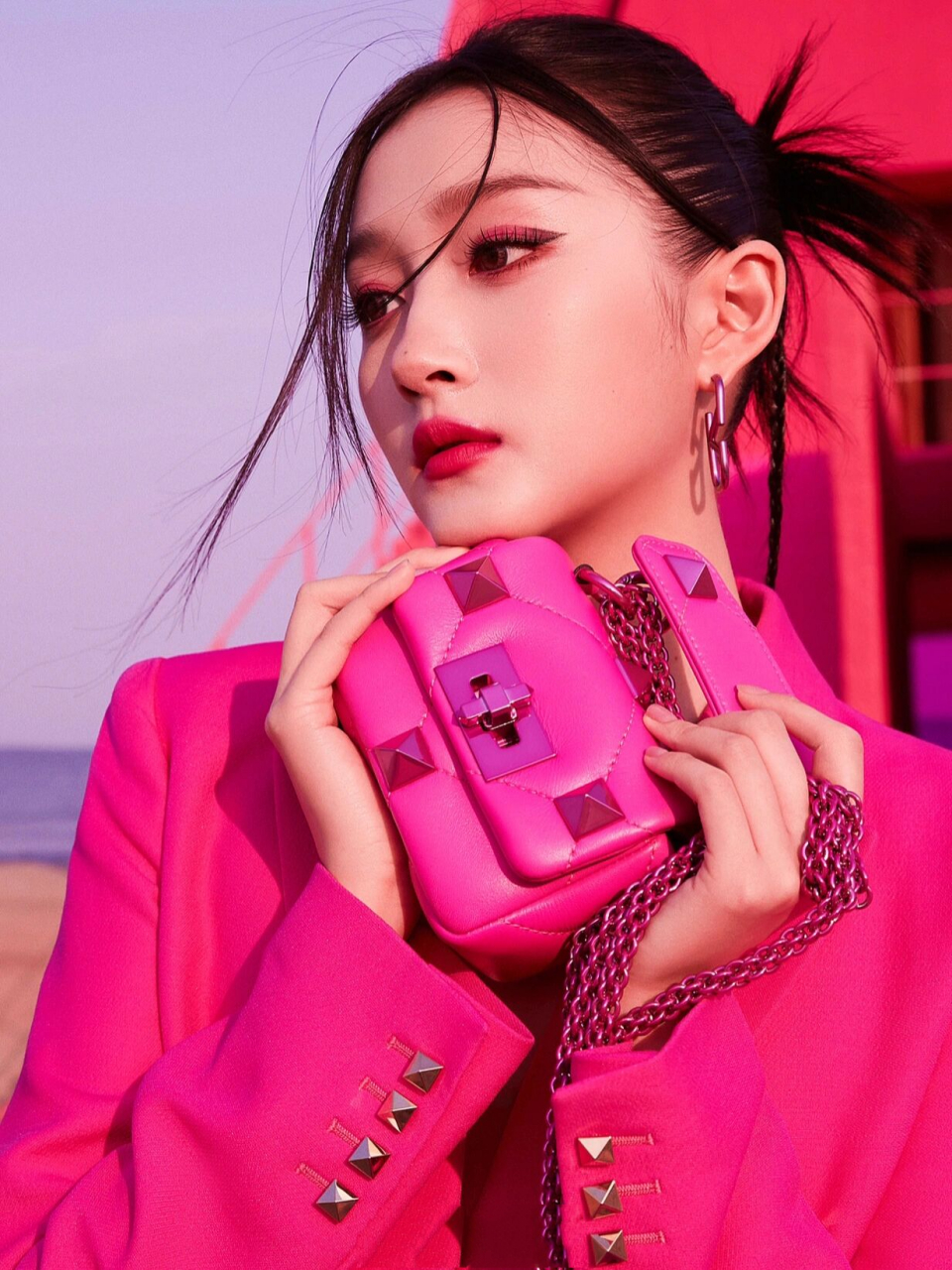 关晓彤(warmstudio) 海岸风轻 置身粉色的世界,亦真亦幻  一袭粉色