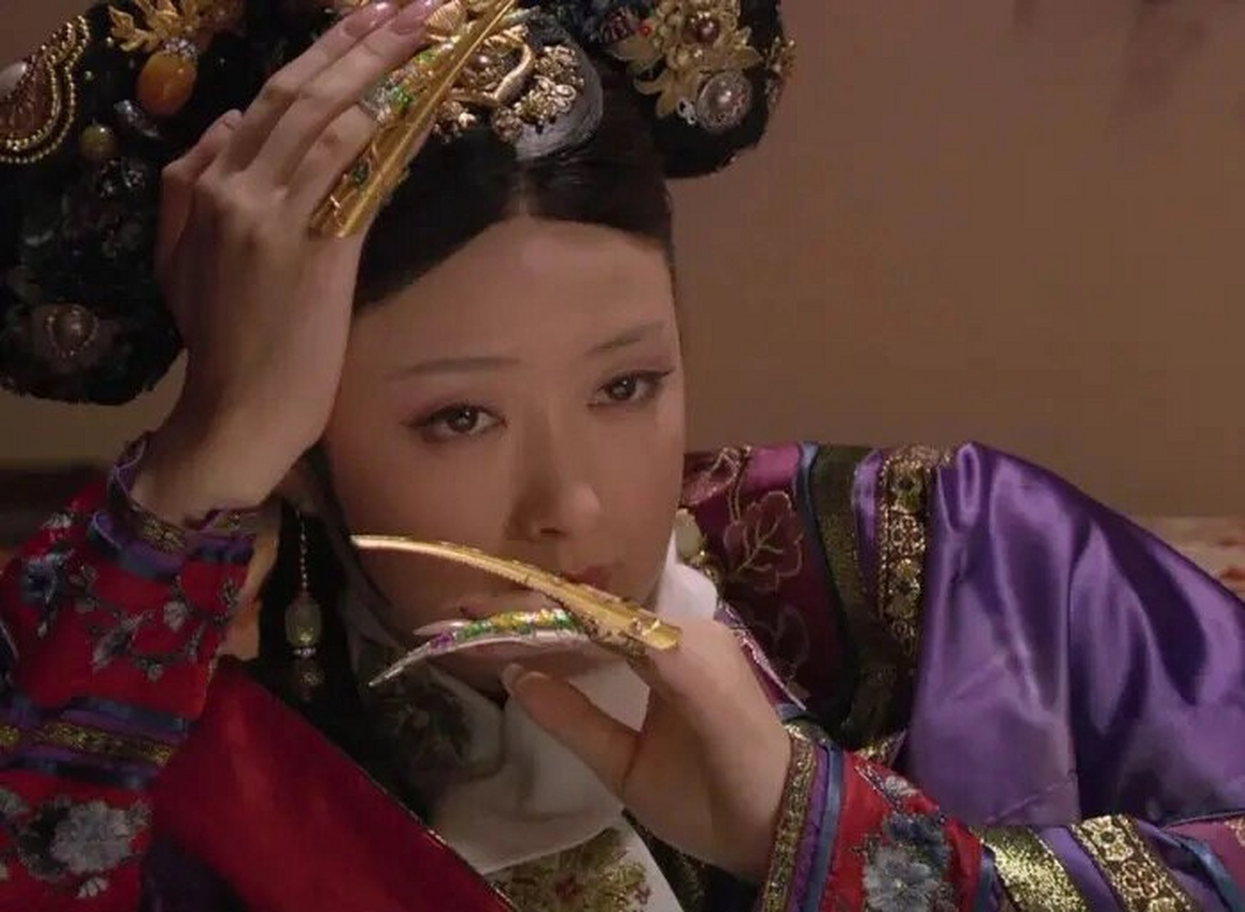 甄嬛传|绝美护甲(清朝贵妇的美甲) 在看甄嬛传时,可以看到基本所有