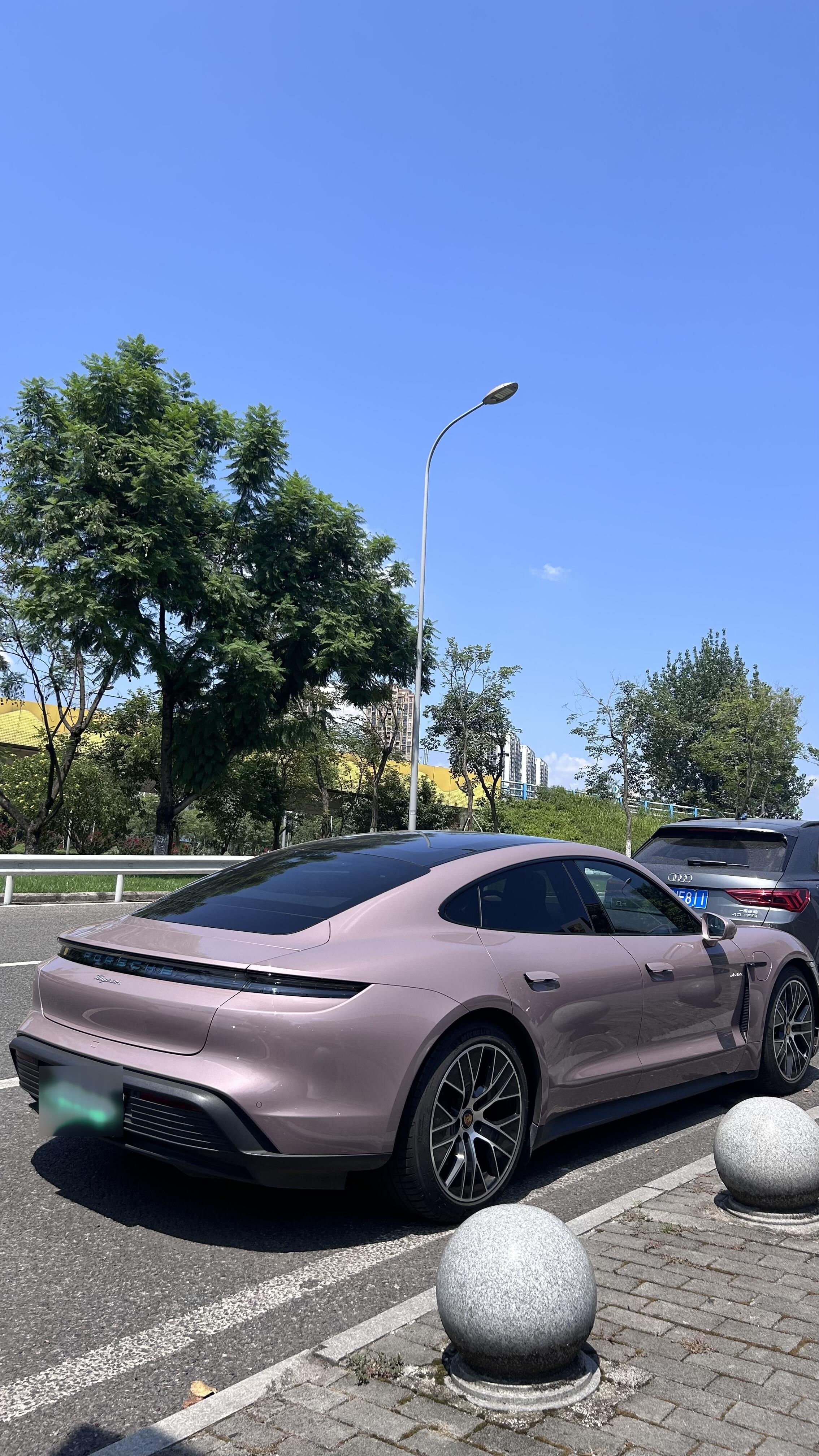 保时捷taycan两台试驾车一起退,23年8月上户