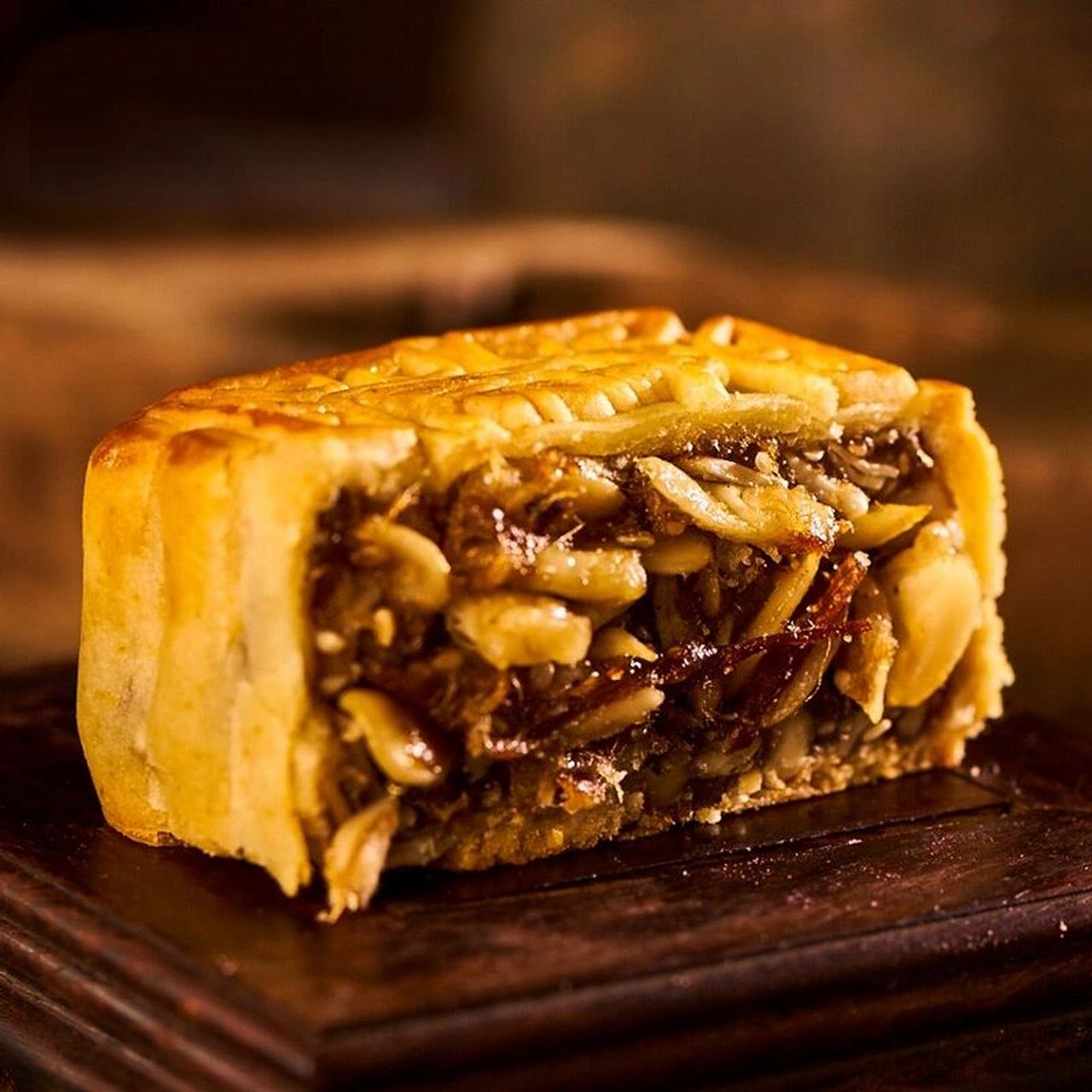 喜欢五仁月饼的,来聊聊您吃过且推荐的 我先来:今天试了金九五仁月饼