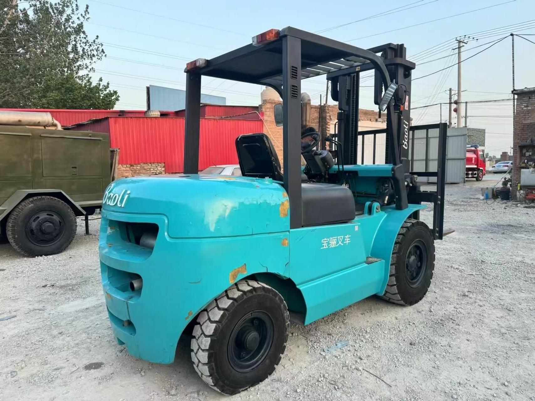 新到一台库存准新纯进口宝骊五吨叉车升高三米 仅仅行驶20个小时,六缸