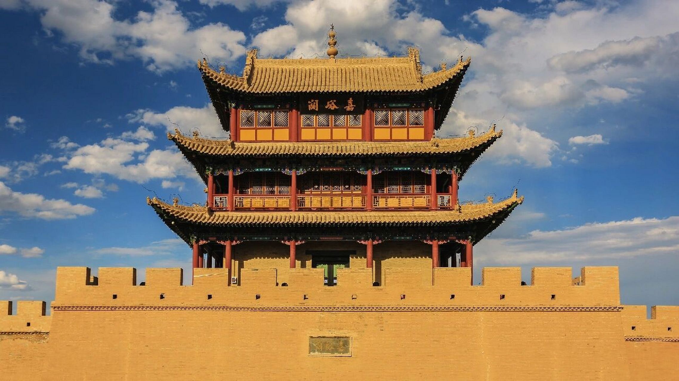 古建筑文化:中国古代著名关城之嘉峪关 嘉峪关,位于今甘肃嘉峪关市西5