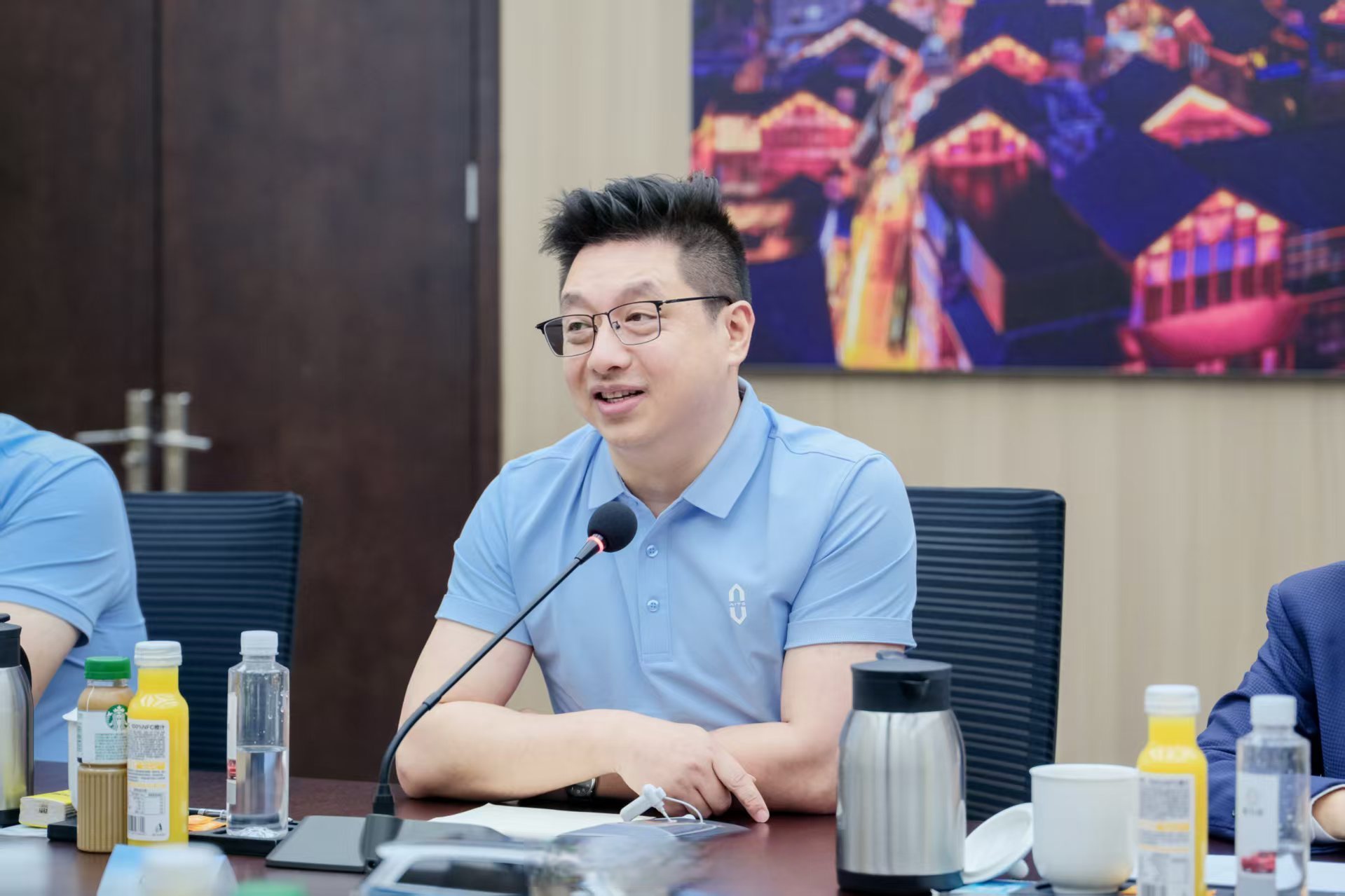 赛力斯集团董事长张兴海与用户共话新豪华,围绕购车出发点,产品表现