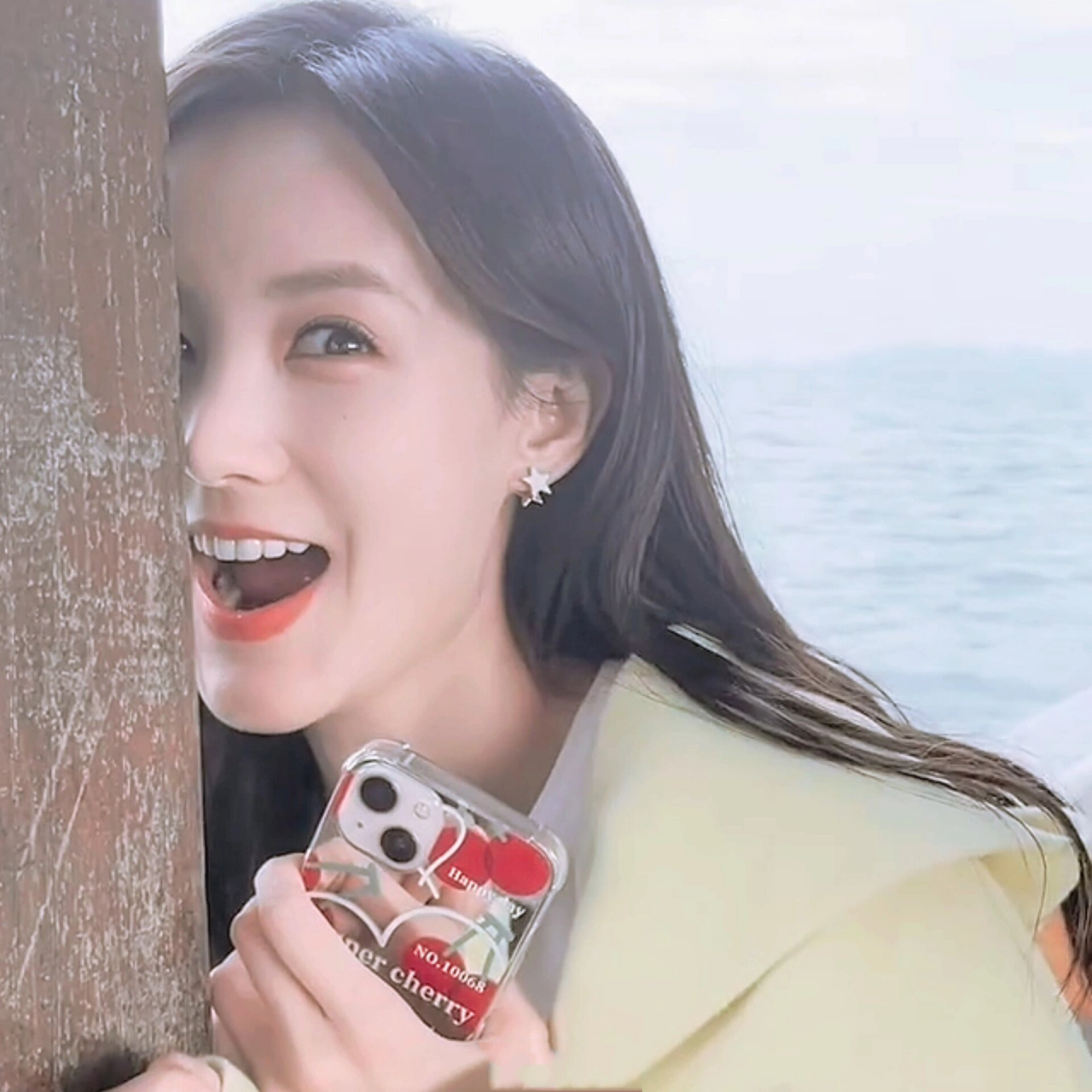 头像 | 李一桐笑起来太好看了98 姚瑶98 在你笑眼里找到了天空