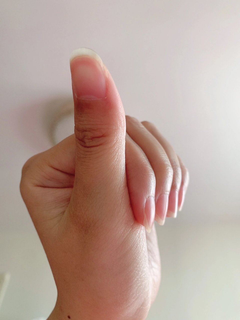 大数据给我推护甲,我好奇量了一下指甲的甲床长度,大拇指1