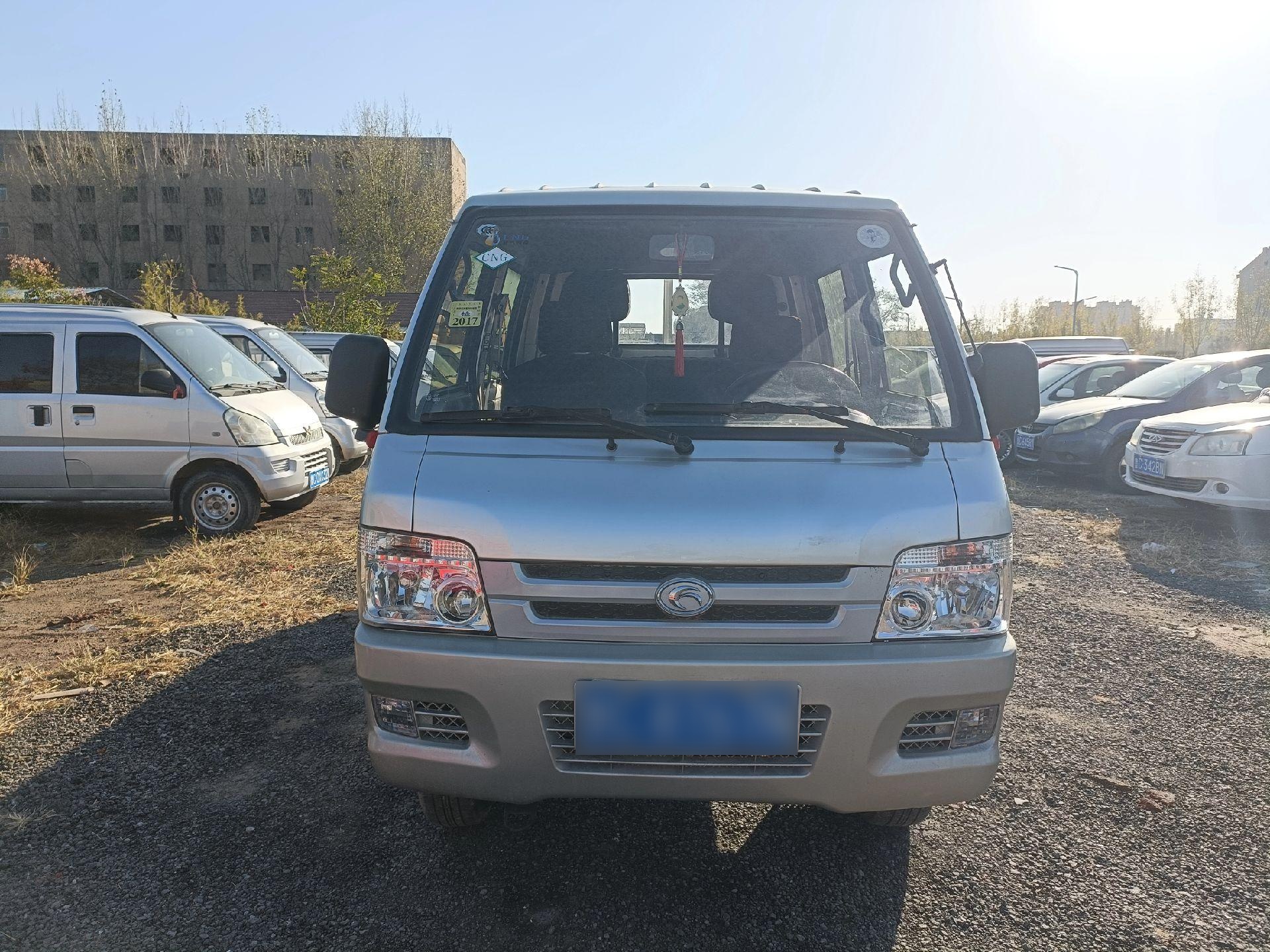 一四年福田驭菱双排,实表两万公里里外崭新,原车带气罐油气两用,全款