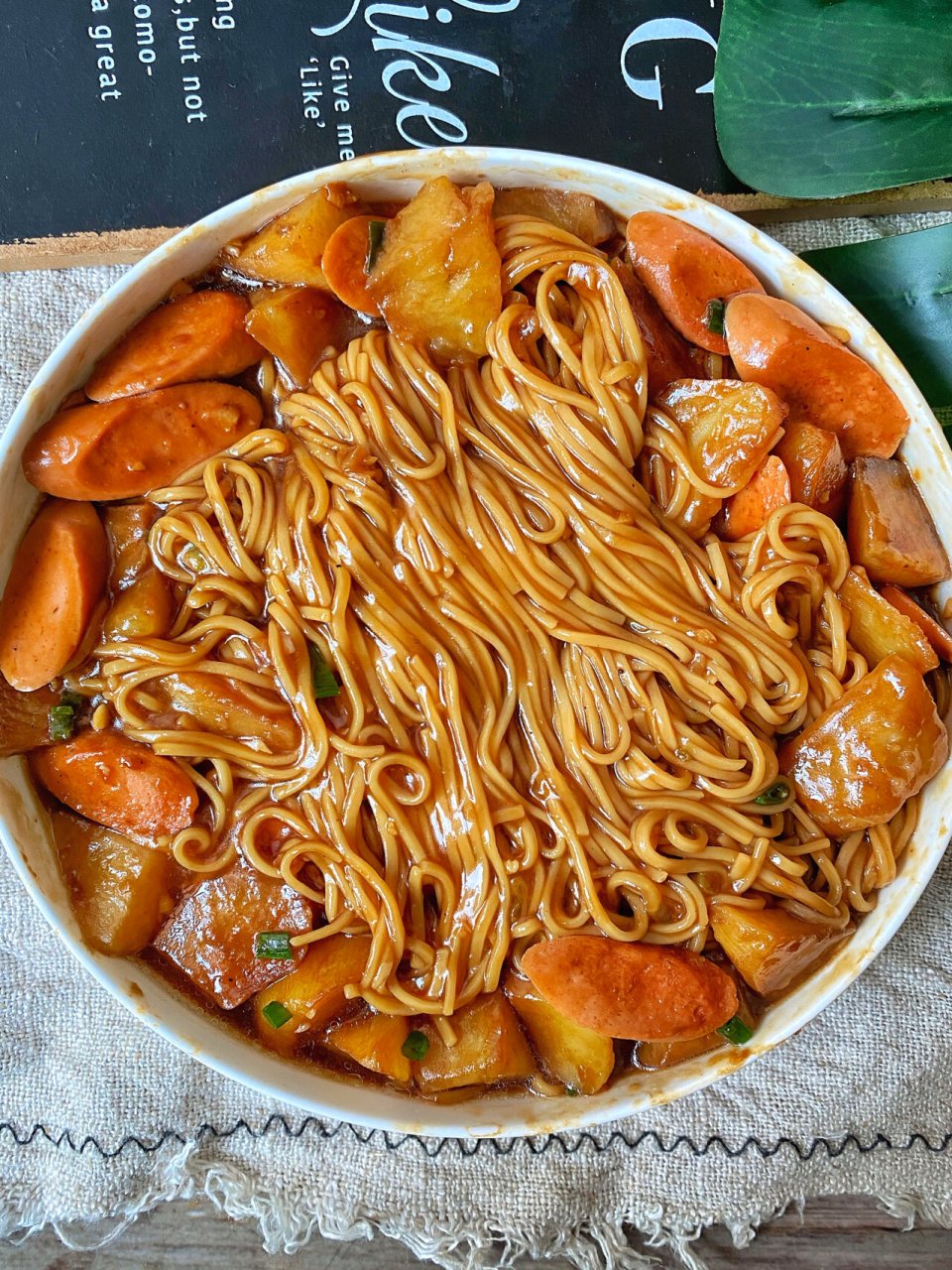 土豆火腿焖面99超浓郁后悔做少了 这味道绝了,连吃三碗不嫌多!