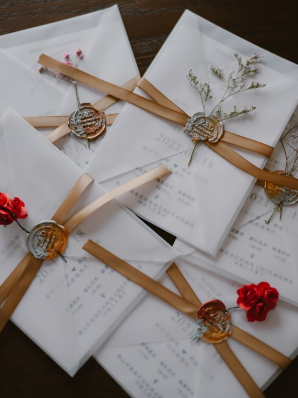 因为不想用传统的婚庆公司提供的电子版本邀请函 于是自己做了公众号