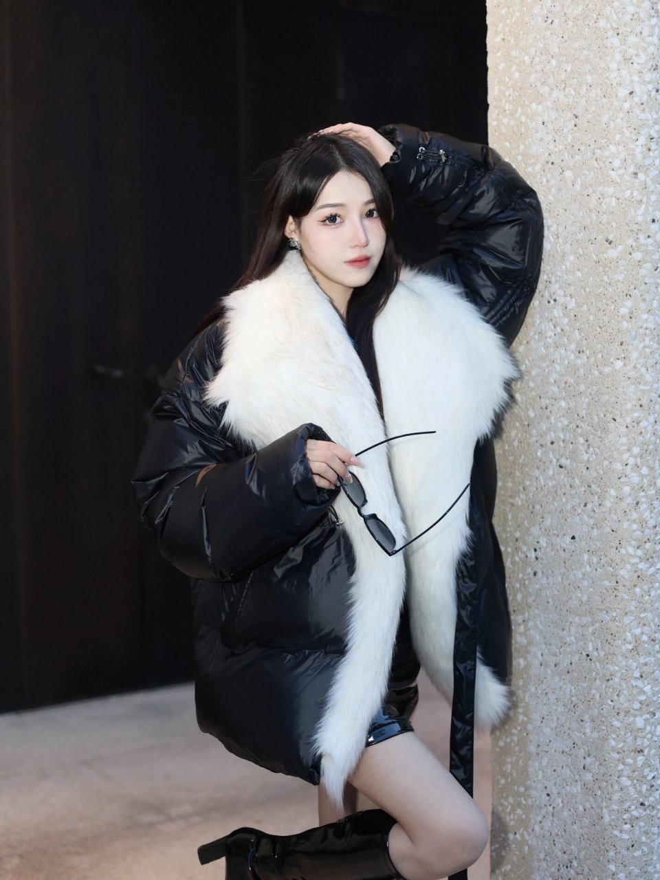 穿多了甜妹风 才发现黑色拽起来更92 #psychobeibi##秋冬穿搭##日常