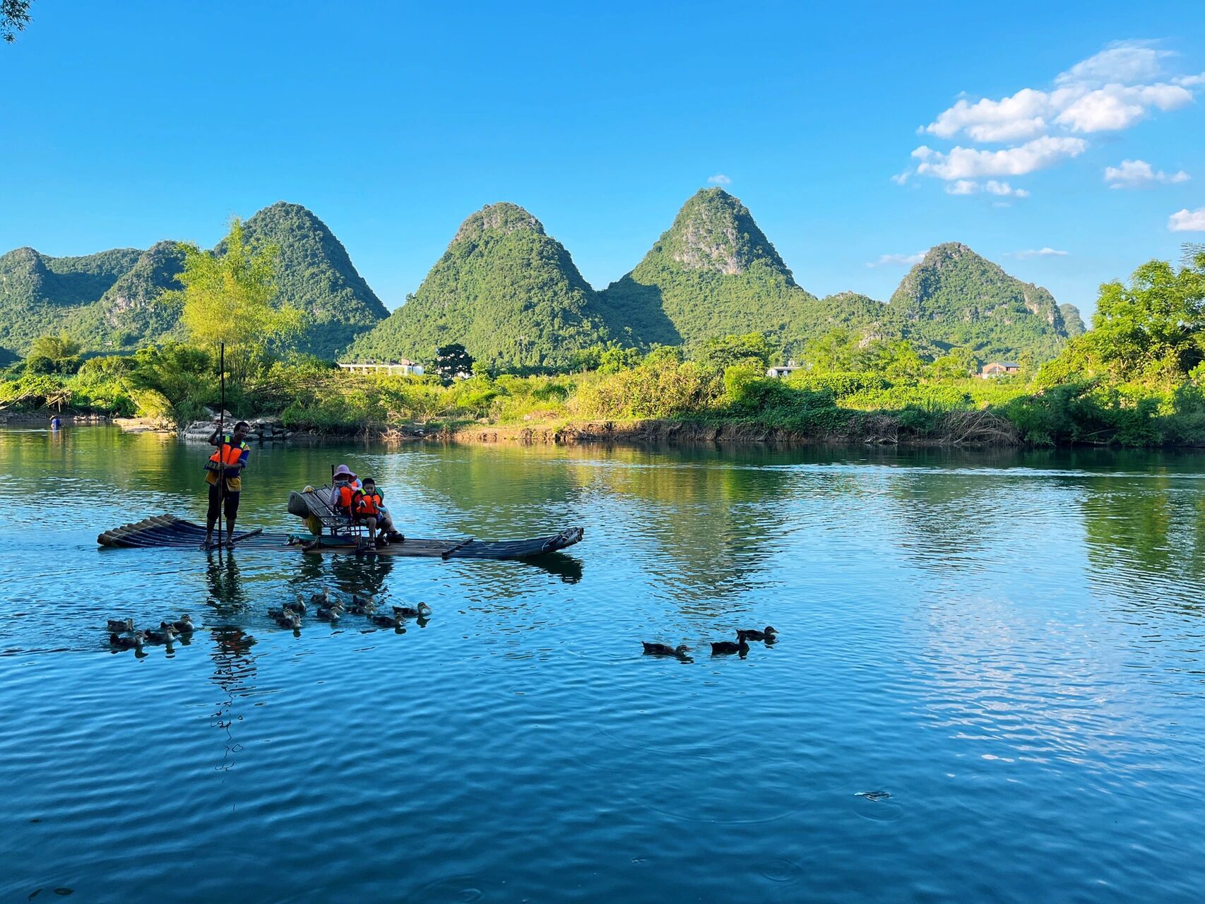 95 桂林山水|在遇龙河步道上 美景尽收眼 00夏天的阳朔除了热真的